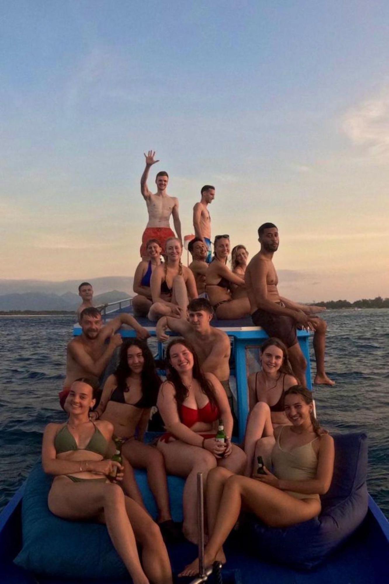 Tipsea Turtle Rooftop Hostel Gili Trawangan Buitenkant foto